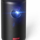 映画もゲームもこれ1台！Amkerのモバイルプロジェクターで室内どこでも大画面！