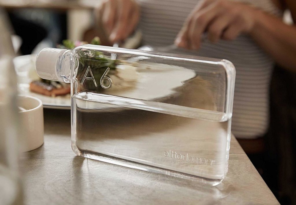 memobottleはノート型水筒で持ち運び便利！もうかさばる水筒とはオサラバ！